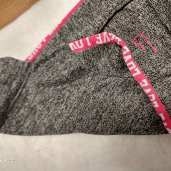 Thrill 94 pull over LOVE - Picture 6 of 9